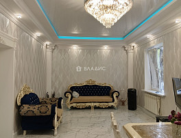 Дом 210.00м²