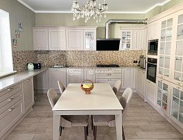 Дом, 180 м2, 10 сотка