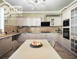 Дом 180.00м²