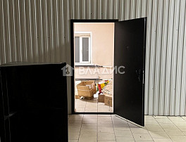 Коммерческое помещение 608.80м²