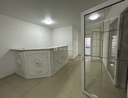 Коммерческое помещение 375.00м²