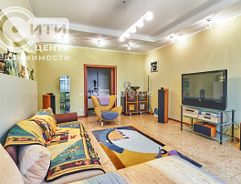 6-комнатная квартира, 220 м2