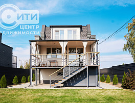 Дом 230.00м²