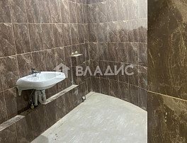 Коммерческое помещение 1090.00м²