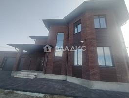 Дом 260.00м²