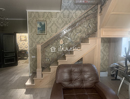 Дом 180.00м²