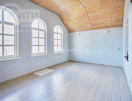 Дом 324.00м²